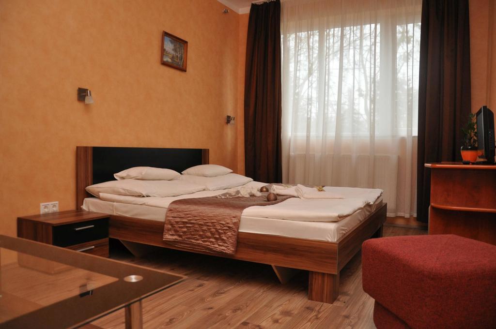 Harmony Panzio Bed & Breakfast Hajduszoboszlo Ruang foto