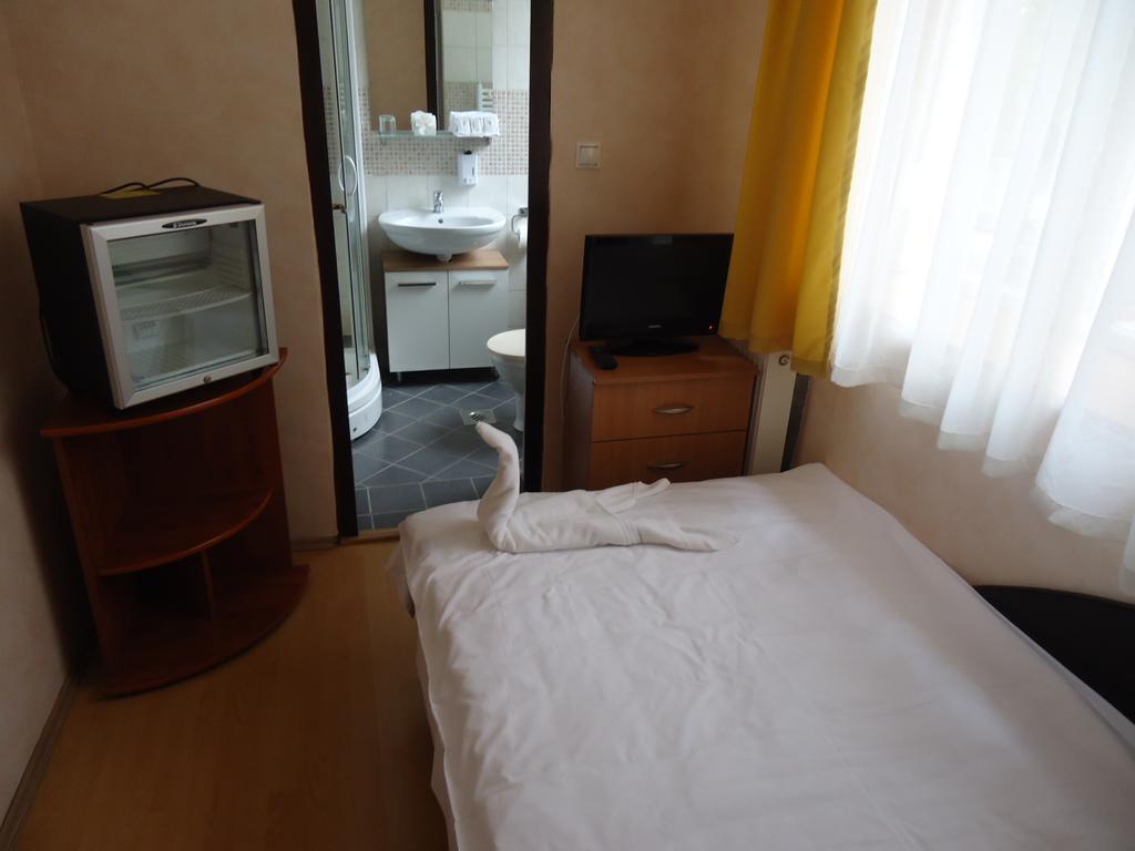 Harmony Panzio Bed & Breakfast Hajduszoboszlo Ruang foto